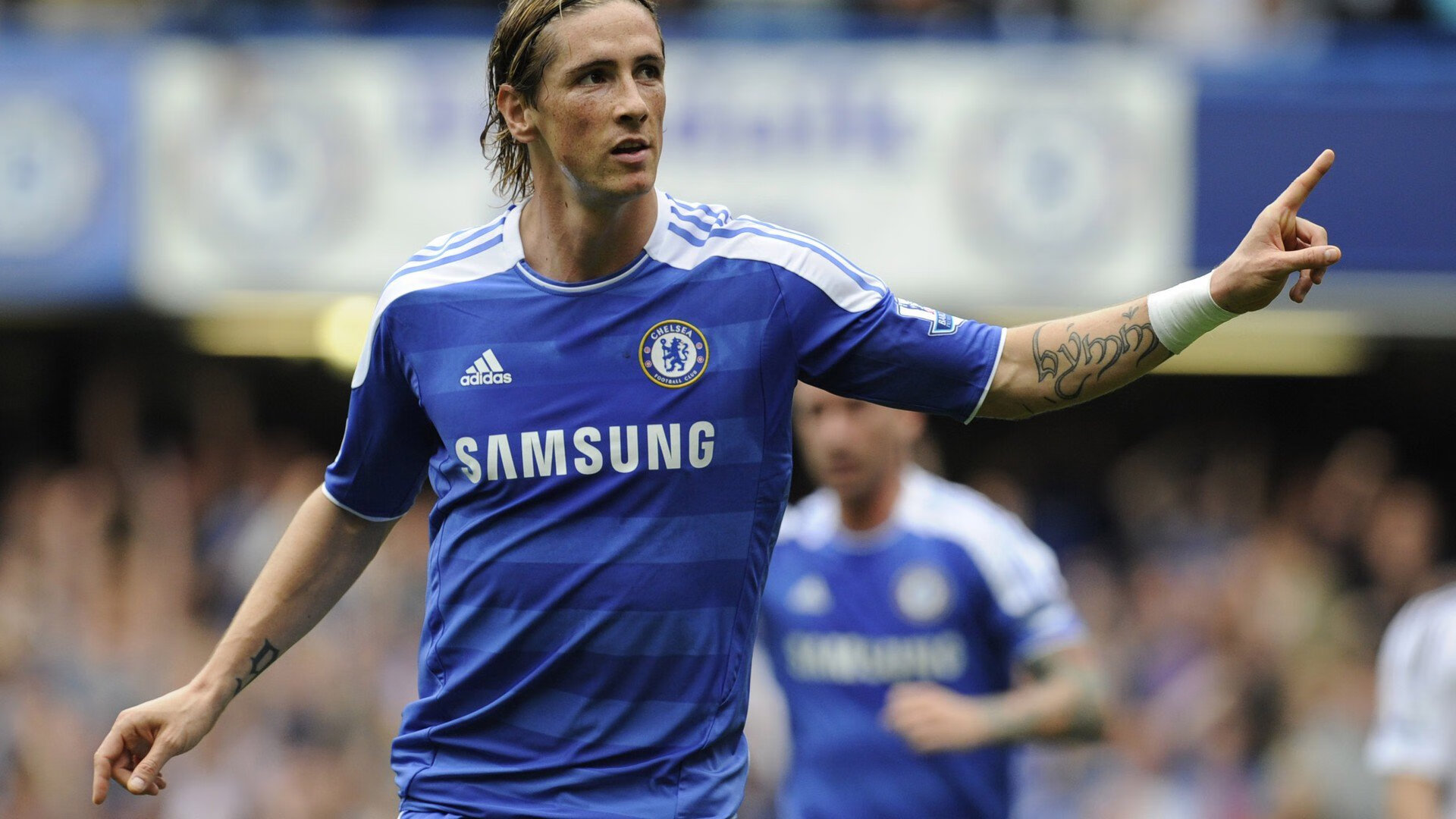 综合体育系“无声接力赛” 禁止喊话改用手势